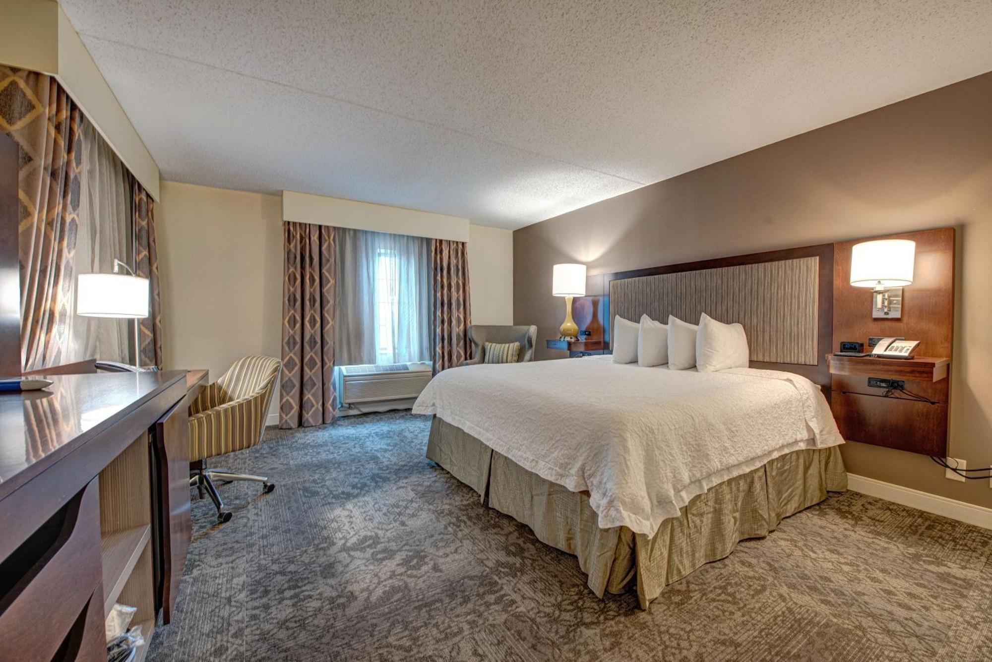 Hampton Inn & Suites By Hilton - Rockville Centre Exterior foto